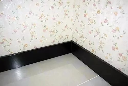 瓷砖踢脚线怎么贴