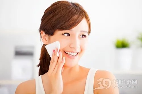 童颜心形脸 饱满苹果肌+精致下巴