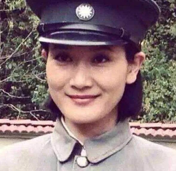 被侯勇抛弃后,“军花”潘雨辰现在状态如何?
