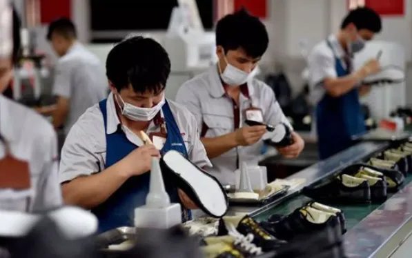 调查:超六成专科毕业生月薪不到五千,背后的原因是什么?