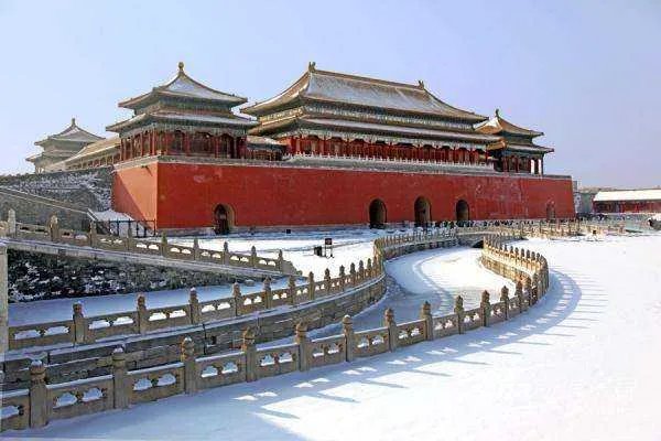 电视剧中皇宫都是富丽堂皇，古代的皇宫到底有多奢华？