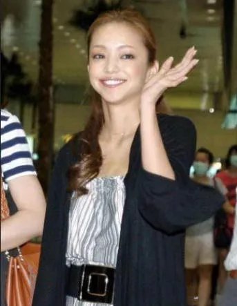 天后安室奈美惠儿子照片曝光 今年17岁身高已超过妈妈
