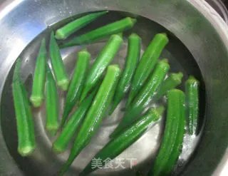 白灼秋葵