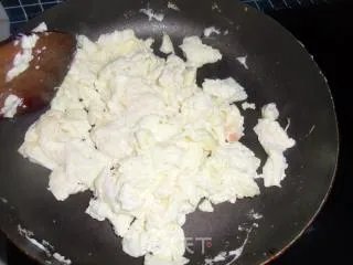 鸸鹋蛋炒韭菜