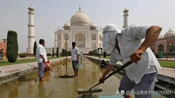 特朗普将访问印度,莫迪在机场沿途修遮挡贫民窟的隔离墙,你怎么看?