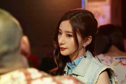 韩庚的前女友都有谁，是做什么的？
