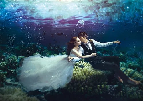水底婚纱照拍摄技巧    拍水下婚纱照要注意什么