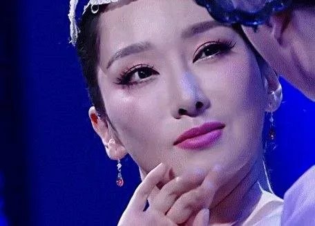 萨顶顶真实年龄到底多大？