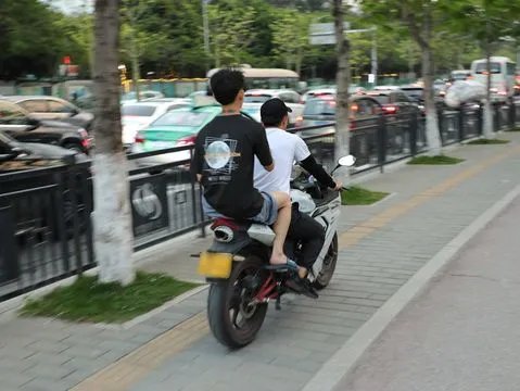 自行车可以载人上路吗