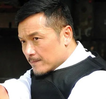 苗侨伟老婆现在的照片曝光 网曝戚美珍曾当街大哭