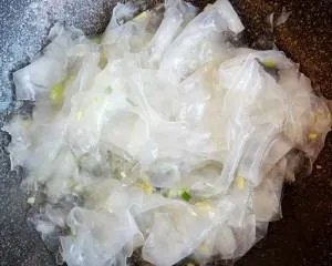 怎么做好吃，粉皮炒鸡蛋的家常做法