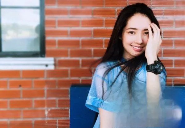 郭碧婷素颜现身无人识 女神竟是人工拼凑而成