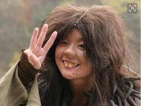 女明星扮演乞丐,那个一个最像真正的“苏企鹅”?那个最美?