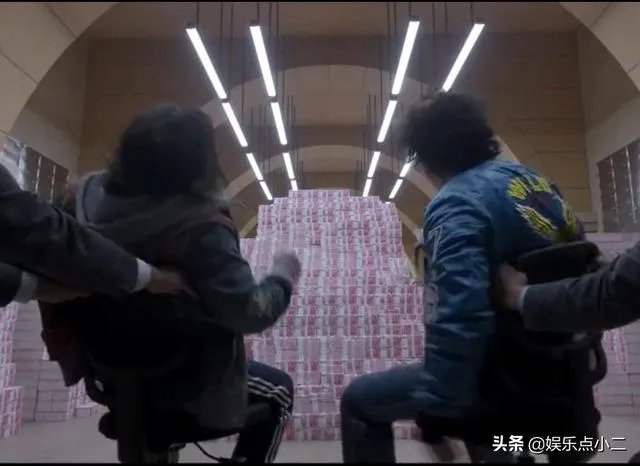 王多鱼卖脂肪险前跟老金说了些什么?