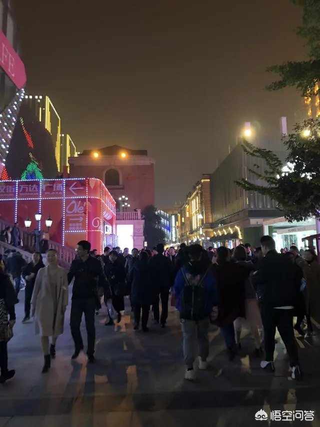 武汉的楚河汉街好玩吗?