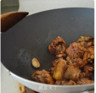 土豆烧鸡块