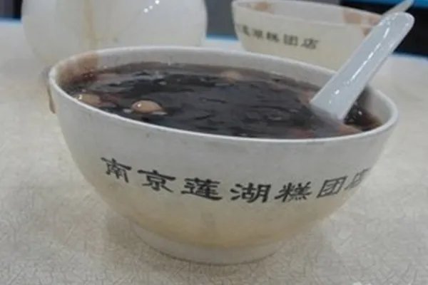 南京夫子庙必吃的十大小吃，回味鸭血粉丝人人必打卡