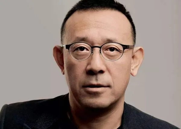 如何看待姜文导演的作品风格?