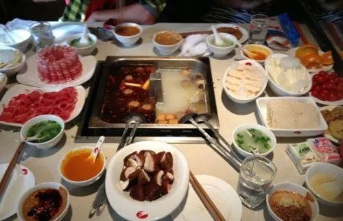 海底捞口碑失守?牛肉粒变素肉,海底捞为什么会有这样的举动?