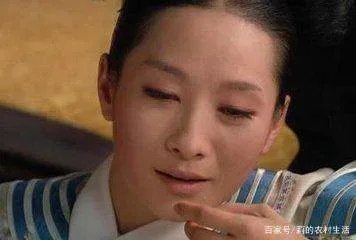 安陵容死前为什么一直看苦杏仁?当时谁明白她的意思?