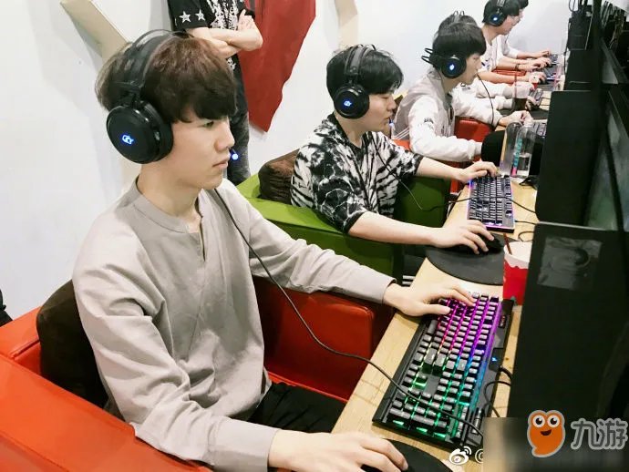 《英雄联盟》 ig战队全部是中国人吗 最新IG战队成员名单