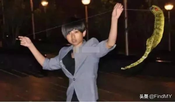 哭着要嫁蔡徐坤的ikun们，能接受坤坤的素颜吗？