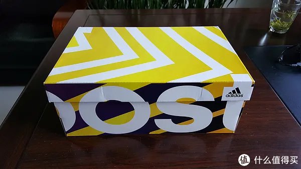 貌美如花、实力超群：白色的adidas 阿迪达斯 ultra boost 跑步鞋