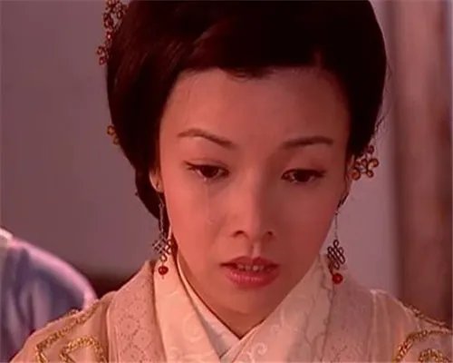 王渝文老公是谁？ 与相恋两年的男友结婚生下双胞胎儿子
