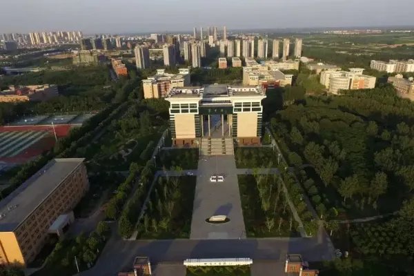 中原工学院在哪个区