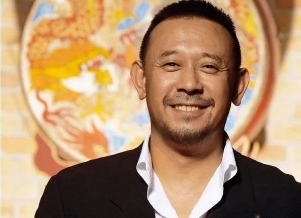 如何看待姜文导演的作品风格?