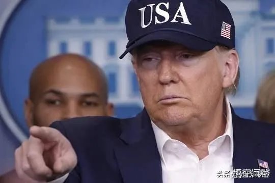 当前美国疫情严重，召回所有美国人。这是什么情况呢？