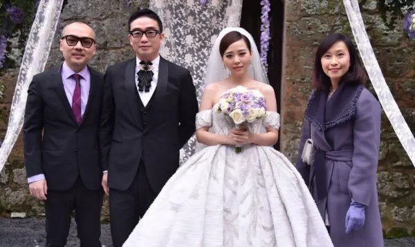 错爱渣男15年,离婚后大哭,张靓颖为什么一直走不出被控制的人生?