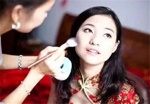 婚礼跟妆师价格一般多少 选择跟妆师的四大技巧