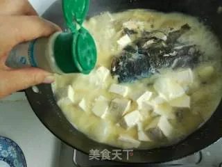 鱼头炖豆腐