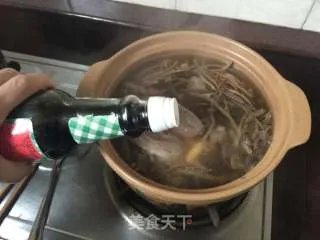 猪舌茶树菇汤