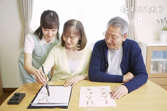 美瞳和隐形眼镜的护理液可以一起用吗    什么牌子好