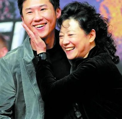 王馥荔的儿子照片曝光 儿子竟是实力派演员