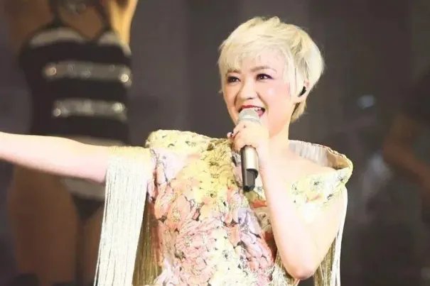 2021十大粤语经典歌曲排行榜：《红日》上榜，第四好听至极