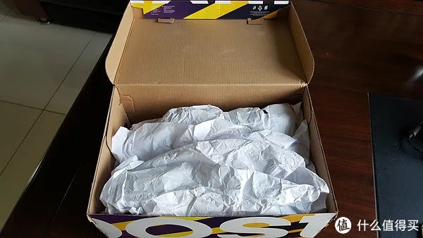 貌美如花、实力超群:白色的adidas 阿迪达斯 ultra boost 跑步鞋