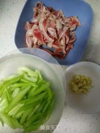 芹菜炒鸡胗