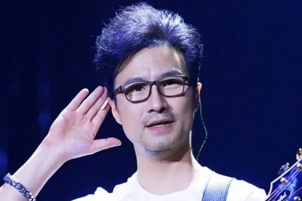汪峰筹备新专辑，准备发布新歌，粉丝对此有何期待呢？