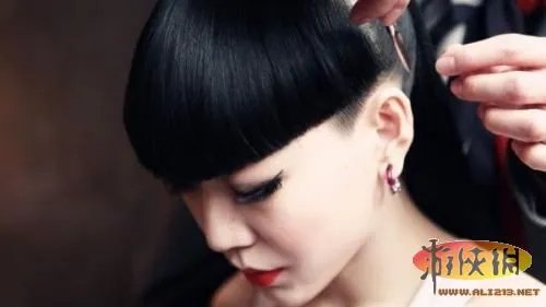 吴莫愁初恋男友首曝光 盘点娱乐圈惨遭劈腿女星