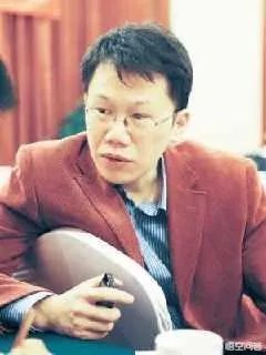 央视解说员洪钢解说英格兰淘汰哥伦比亚的比赛时，为什么在第115分钟就说比赛结束？