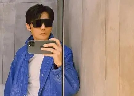 李荣浩否认出轨吉克隽逸而离婚,他是否会追究造谣者的责任?