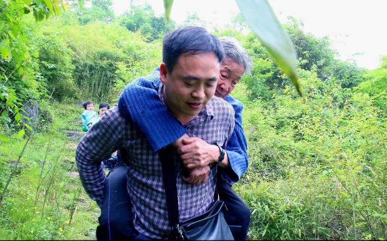 孤寡老人花26万修活人墓是怎么回事？