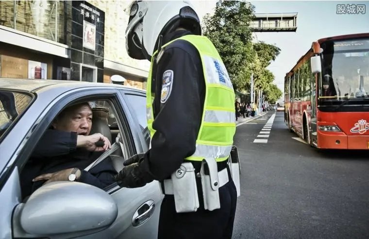 国三货车全天禁行 过渡期内报废可申请补贴