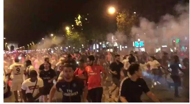 无缘欧冠奖杯巴黎爆发大规模骚乱,你如何看待?