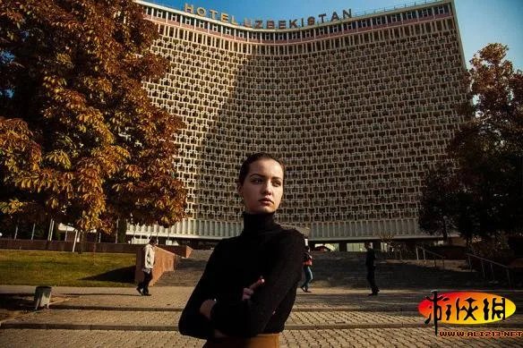 世界美女地图:罗马尼亚29岁女子穷游37国专拍正妹