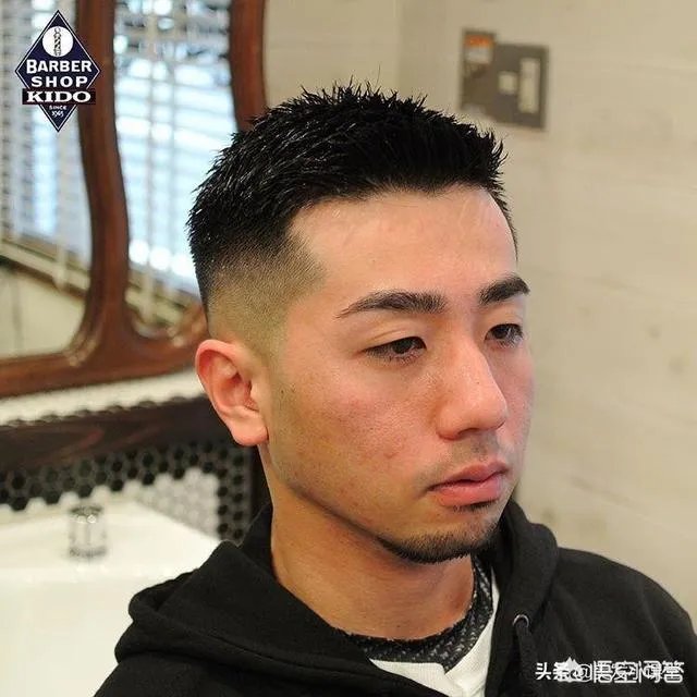 国字脸男士适合留什么发型?