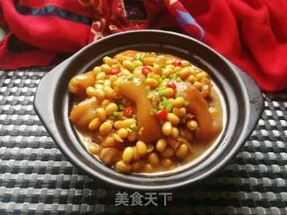 猪蹄炖黄豆